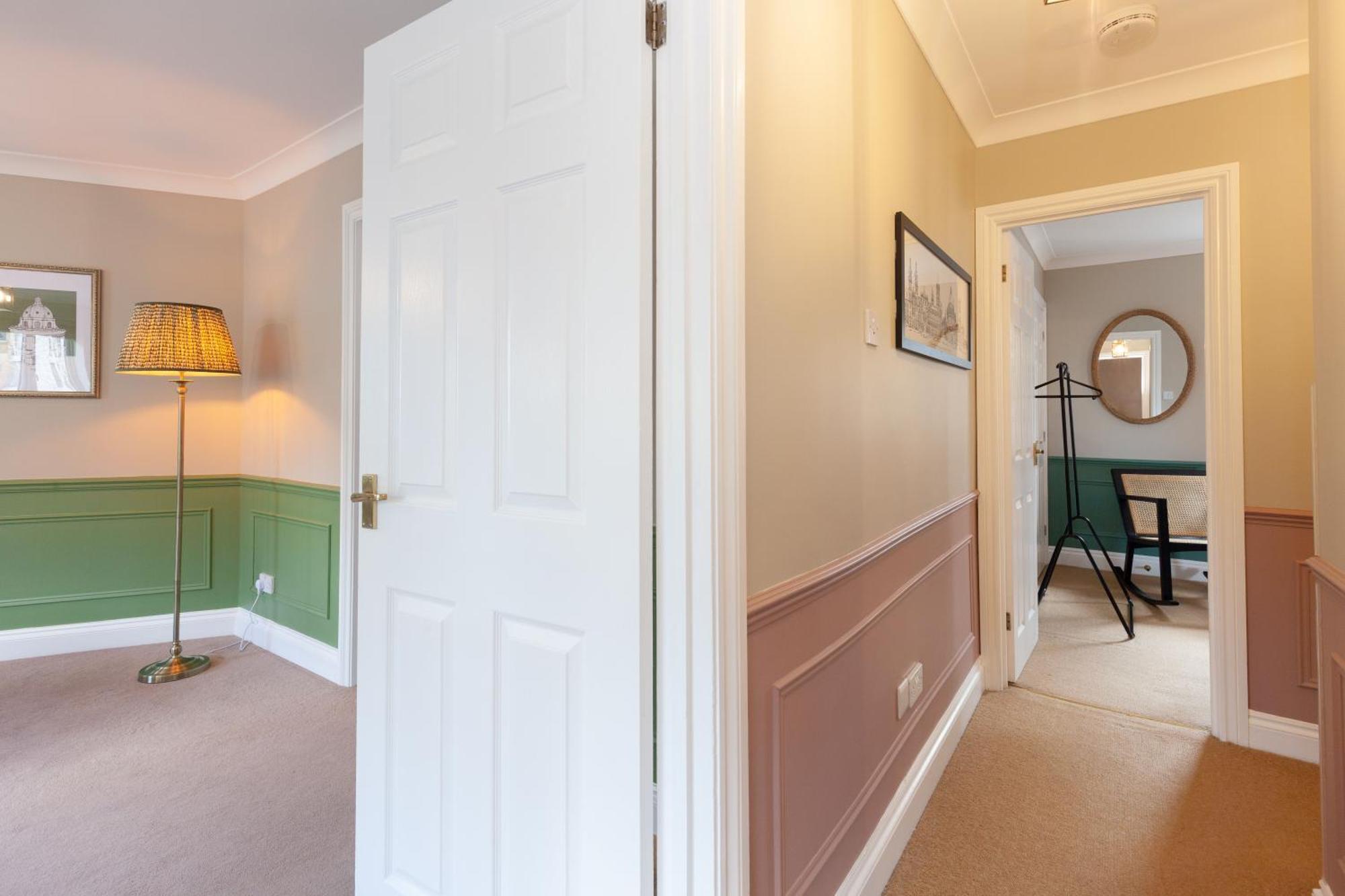 A Gem Nestled In The Heart Of Oxford With Parking!アパートメント エクステリア 写真